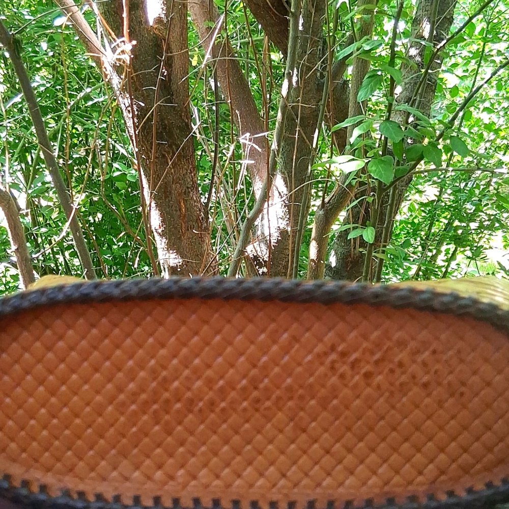 Hand-tooled Leather Purse. - Picture 3 of 4